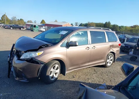2018 Toyota Sienna Le 8 Passenger from USA, damaged, VIN 5TDKZ3DC7JS902308